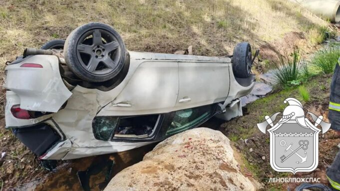 В Сертолово 4 человека, среди них 3 подростка, пострадали при опрокидывании авто ДТП в Сертолово - РИА Новости, 1920, 25.08.2026
