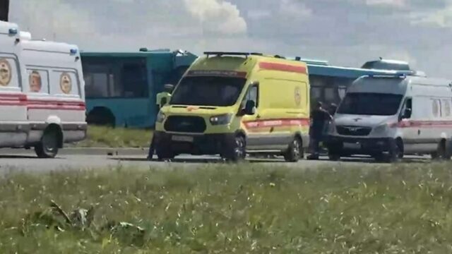 Среди 12 человек, пострадавших в ДТП с двумя автобусами в Петербурге, есть дети Автомобили скорой помощи на месте столкновения автобусов в Санкт-Петербурге - РИА Новости, 1920, 27.08.2026