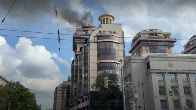 В Петербурге произошел пожар в мансарде 19-этажного жилого дома Пожар на мансардном этаже жилого дома в Санкт-Петербурге - РИА Новости, 1920, 29.08.2026