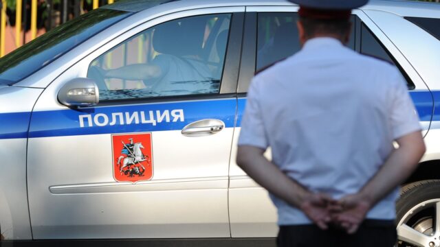 В Челябинской области выясняют обстоятельства нападения на сборщика подписей Полицейский автомобиль и сотрудник полиции - РИА Новости, 1920, 04.08.2026