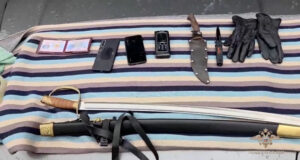 Полицейские задержали пятерых мужчин, подозреваемых в вымогательстве денежных средств qx5hpt6v0b4x3x13cqgdb5zffaacomo5
