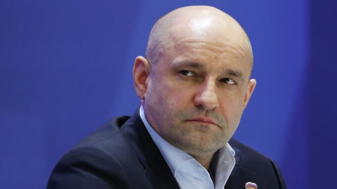 Жога: персонал атакованного дронов в ЯНАО объекта ТЭК заранее эвакуировали Артем Жога - РИА Новости, 1920, 09.09.2026
