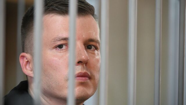 Прокуратура просит оставить в силе приговор бывшему супругу блогера Лерчек Артем Чекалин на оглашении приговора в Гагаринском районном суде в Москве - РИА Новости, 1920, 08.09.2026